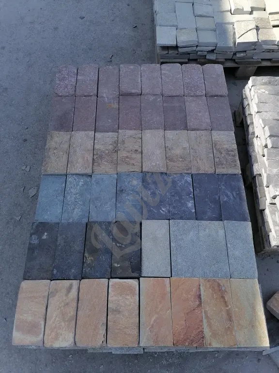 Плитка и брусчатка из Уральского камня.