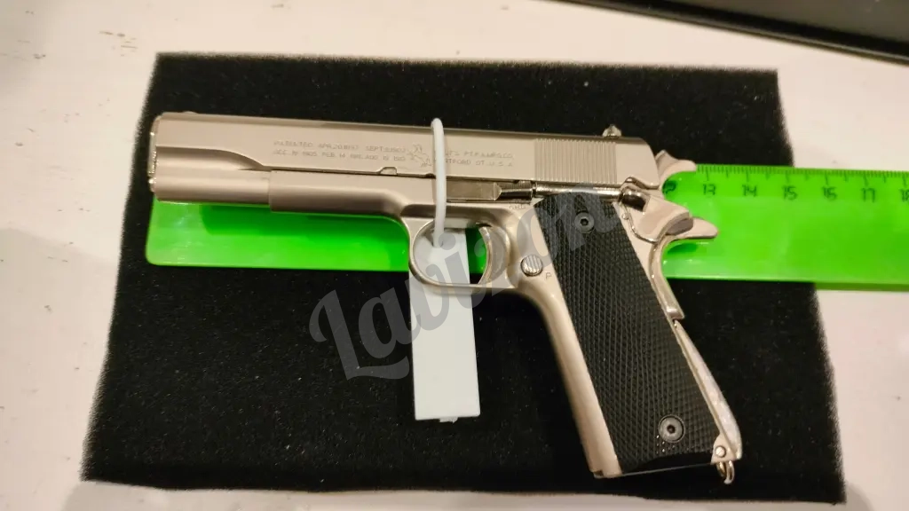 игрушка брелок- пистолет colt