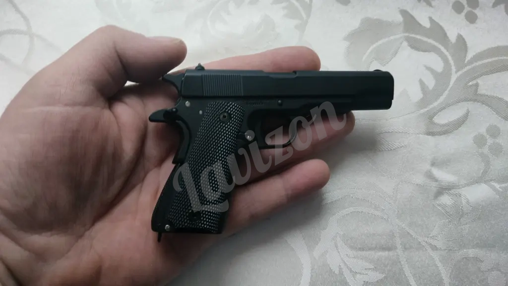 игрушка брелок- пистолет colt