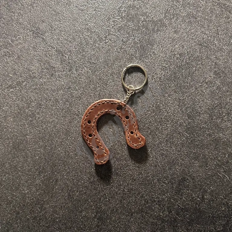 Брелок-подковка на удачу