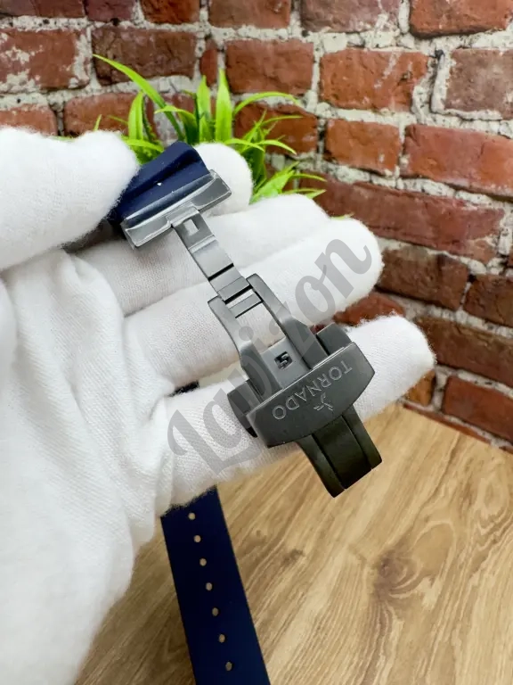 Мужские наручные часы Tornado, кварцевые