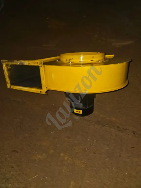 Вытяжной вентилятор.